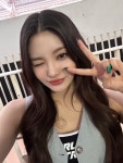Pin page kelly 켈리 / tri.be
