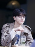 Linyi Actor/Idol에 있는 Güzge님의 핀 | 배우, 인체, 중국