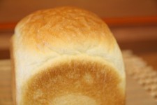 ぱんや うちなー畑（はる） | 食べ物のアイデア, パン 種類, パン 屋 さん