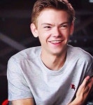His smile. | Thomas Brodie-Sangster | 배우
