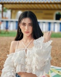 Pin page Pin by สกาย on 배우들 | Davika hoorne, Mai davika, Act...