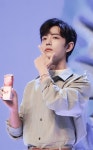 Pin page XiaoZhan에 있는 wawa님의 핀 | 연예인, 배우
