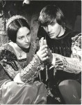 F21074 OLIVIA HUSSEY LEONARD WHITING ROMEO AND JULIET US ORI...
