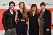 소피 터너 (Sophie Turner) | Beautiful celebrities, Sophie turner...