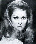 Ursula Andress에 있는 河昇運님의 핀
