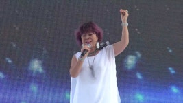 왕비비-사랑새_inet-TV-나는 트로트 가수다_통영 죽림공원... | Doovi 왕비비-사랑새_inet-T...