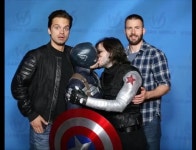 게이주의)배우들을 당황시킨 팬들의 행동 | 유머 게시판 게이주의)배우들을 당황시킨 팬들의 행동 | 유머 게시...