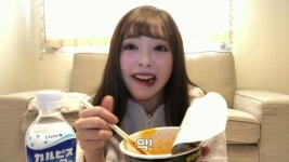 불닭 먹는 오구라 유나