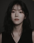 포모스 배우 김지은 최근 프로필에서 이미지가 많이 바뀐듯 배우 김지은 최근 프로필에서 이미지가 많이 바뀐듯