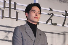 더쿠 - 영화 「그 꽃이 피는 언덕에서, 너와 다시 만날 수 있다면」 완성 피로 시사회 - 후쿠하라 하루카,...