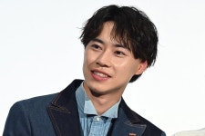 더쿠 - 영화 「물은 바다를 향해 흐른다」 공개 기념 무대 인사 - 히로세 스즈, 오오니시 리쿠, 토즈카 준...