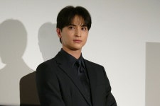 더쿠 - 영화 「청부인 후지에다 바이안 2」 첫날 무대 인사 - 토요카와... 미호, 이치노세 하야테, 시이...