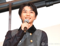 더쿠 - 영화 「리볼버 릴리」 첫날 무대 인사 - 아야세 하루카... 코토네, 시미즈 히로야, 제시(SixT...