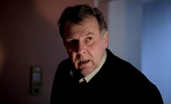 익스트림무비 - 영국 배우 톰 윌킨슨 별세, 향년 75세