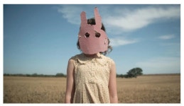 익스트림무비 - ‘Run Rabbit Run’ – 넷플릭스, 선댄스에서 사라 스누크 호러 영화 인수