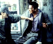 영화 친구 조폭들 갈등 아직도 안 끝났네도심 패싸움 | 한국경제TV 영화 친구 조폭들 갈등 아직도 안 끝났네...