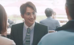 더쿠 - 이이네 히카루군보는데 새로나온 여주 직장동기 러브코메 남주랑 엄청 닮았다!