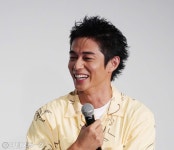 더쿠 - 영화 「컨피던스 맨 JP 프린세스 편」 대히트 사례 무대 인사... 마사미, 히가시데 마사히로, 코...