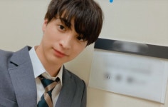 더쿠 - 이이네 히카루군보는데 새로나온 여주 직장동기 러브코메 남주랑 엄청 닮았다!