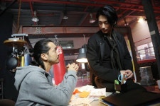 더쿠 - 카네코 노부아키가 10년 만에 게츠쿠(月9) 출연, 「셜록」 에서 복싱 짐의 회장 역