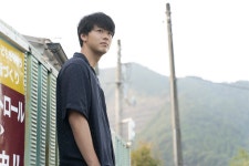 더쿠 - WOWOW 오리지널 드라마 「타케우치 료마의 촬휴」 포스터 비주얼 & 장면 사진 해금