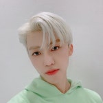 하 참 ㅋ 흑발 사진 떴을땐 흑발 외치고 백금발 영상 보니까 백금발 외치는중 - 재민 카테고리