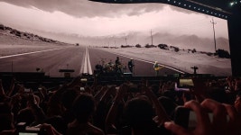‘공포, 테러, 혐오의 시대’ 위로한 거장, U2 ‘공포, 테러, 혐오의 시대’ 위로한 거장, U2