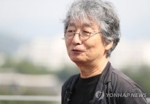 돈의문 박물관 마을 소개하는 민현식 건축가 | 연합뉴스