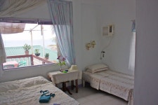 호텔 Reddoorz @ Pension Ivatan Batanes, Basco, 필리핀 - www.triva...