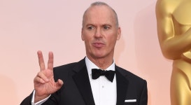 Michael Keaton Putting His Speech Away at the 2015 Oscars | ...