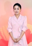 강유진, 단아한 미모