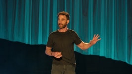 다니 로비라: 그래도 살 만해, 지금 시청하세요 | 넷플릭스 공식 사이트