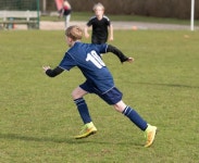 젊은 축구 선수 — 스톡 사진 © vschlichting #112383984 젊은 축구 선수