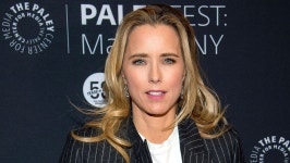Tea Leoni Signs With WME (Exclusive) | Hollywood Reporter Te...
