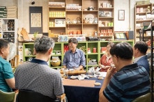 연봉 1억 대신 귀촌, 고향에 차(茶) 공방 낸 전직 은행원
