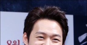 봉준호 감독 "박유천, 뛰어난 영화배우 얻게 돼 기쁘다" - 스타뉴스