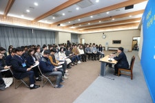 완주군 인터넷신문 > 주민행정 > 주민행정 > 박성일 완주군수 신규 공무원과 ‘talk talk’(읽기)